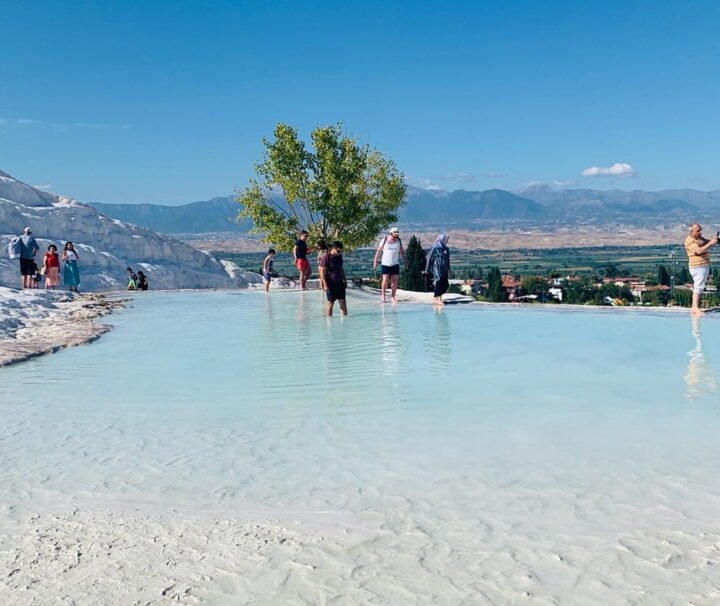 tour de 4 días por Turquía - Hierapolis Ancient City, Cleopatra’s Antique Pool and White Travertine Terraces , Hot Springs ( White Travertines ) Cleopatra Swimming Pool , Pamukkale tour